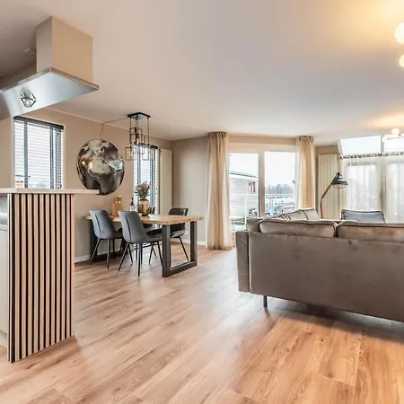 Spacious 120m2 Water With Sauna Near Amsterdam *