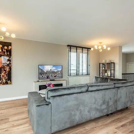 Spacious 120m2 Water With Sauna Near Amsterdam *