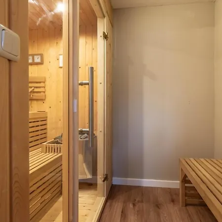 Spacious 120m2 Water With Sauna Near Amsterdam Feriehus